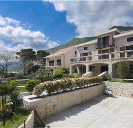 5 bedroom bayside villa with pool near Kotor, sleeps 12